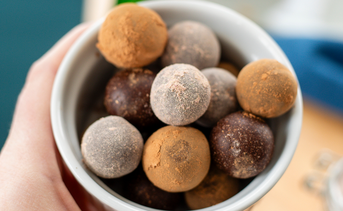 Easy 2-Ingredient Chocolate Truffle Recipe You’ll Love